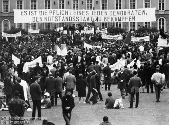 Bonn Demonstration against the Emergency Laws – I (May 11, 1968)